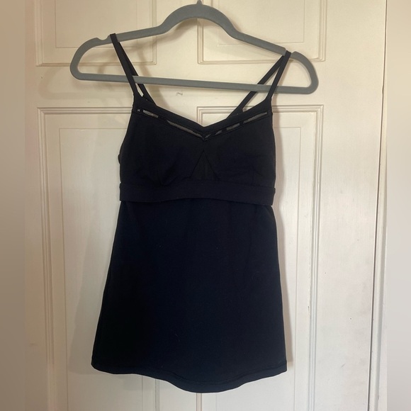 LULULEMON Women's Size 6 Just Breathe Tank in Black Built-in Padded Bra Strappy - Picture 1 of 10